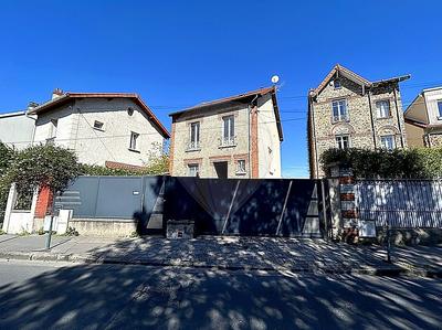 Immeuble - 103 m² - 13 pièces