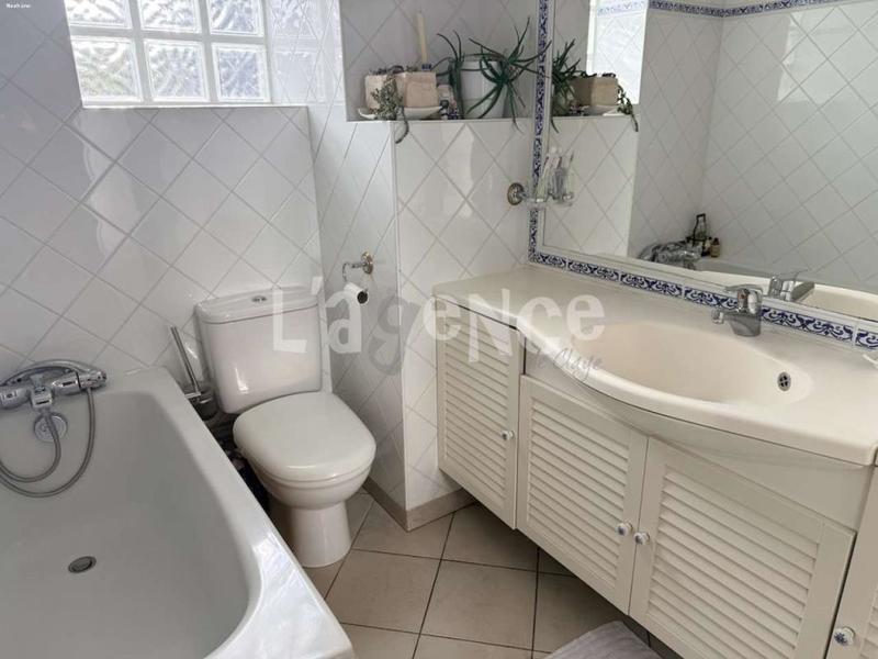 Maison - 177 m² - 8 pièces