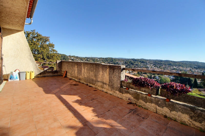 Maison - 303 m² - 8 pièces