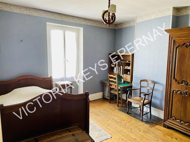 Maison - 183 m² - 6 pièces