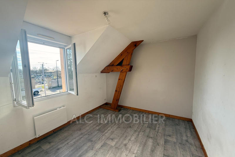 Appartement - 743 m² - 10 pièces