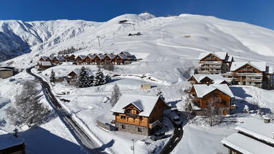 Châlet - 339 m² - 10 pièces