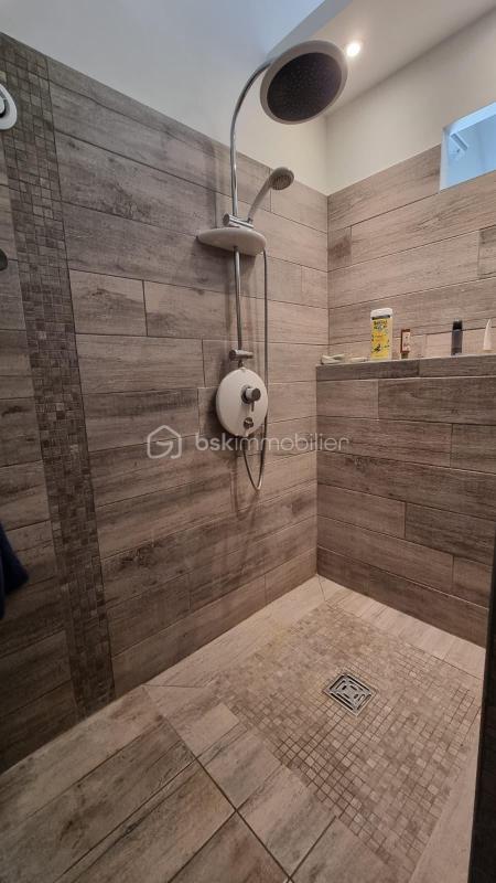 Maison traditionnelle - 180 m² - 5 pièces