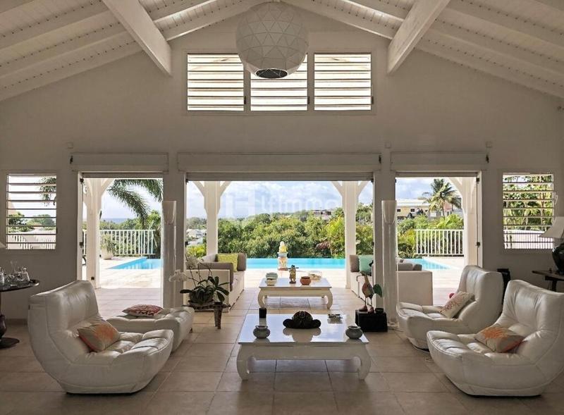 Villa - 220 m² - 5 pièces