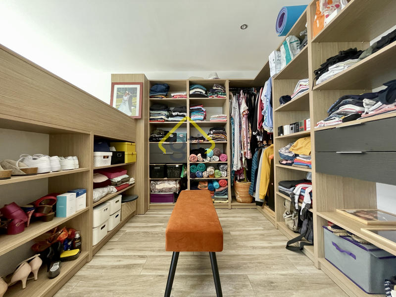 Maison - 180 m² - 7 pièces