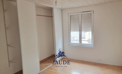 Maison - 80 m² - 5 pièces