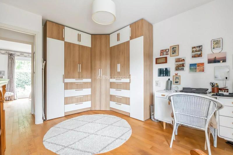 Maison - 181 m² - 8 pièces