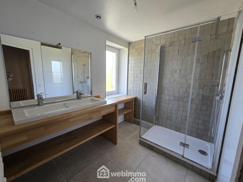 Maison - 331 m² - 10 pièces