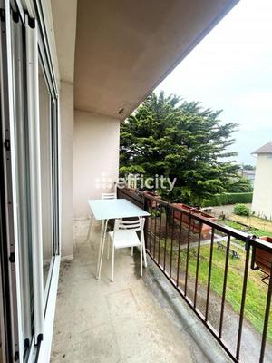 Appartement - 80 m² - 4 pièces