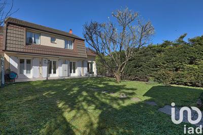 Maison - 155 m² - 9 pièces