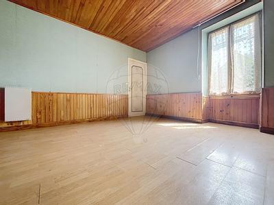 Maison - 110 m² - 8 pièces