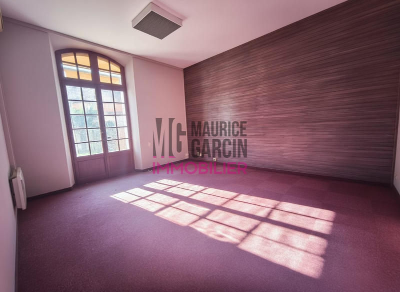 Appartement - 210 m² - 8 pièces