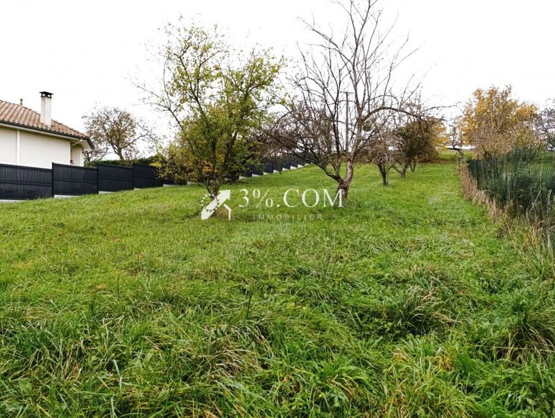 Terrain constructible - 1 215 m²