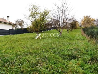 Terrain constructible - 1 215 m²