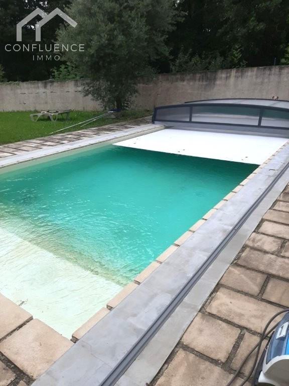 Maison - 250 m² - 7 pièces