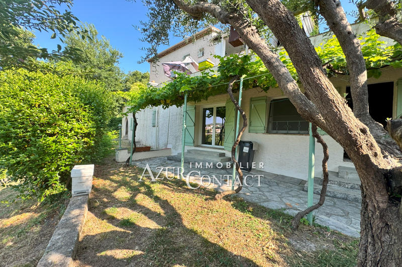 Maison - 210 m² - 8 pièces