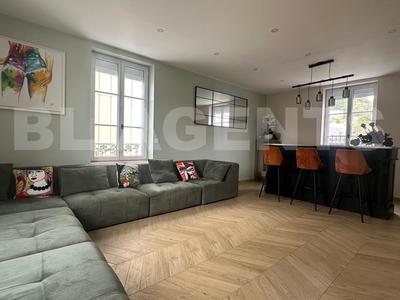 Maison - 255 m² - 10 pièces