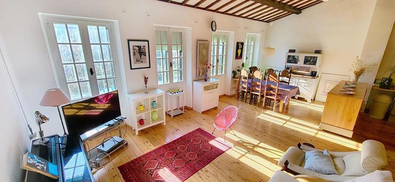 Maison - 246 m² - 10 pièces