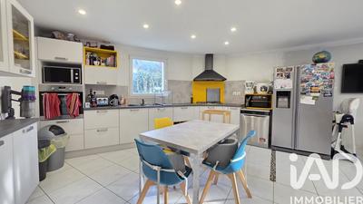 Maison - 170 m² - 8 pièces