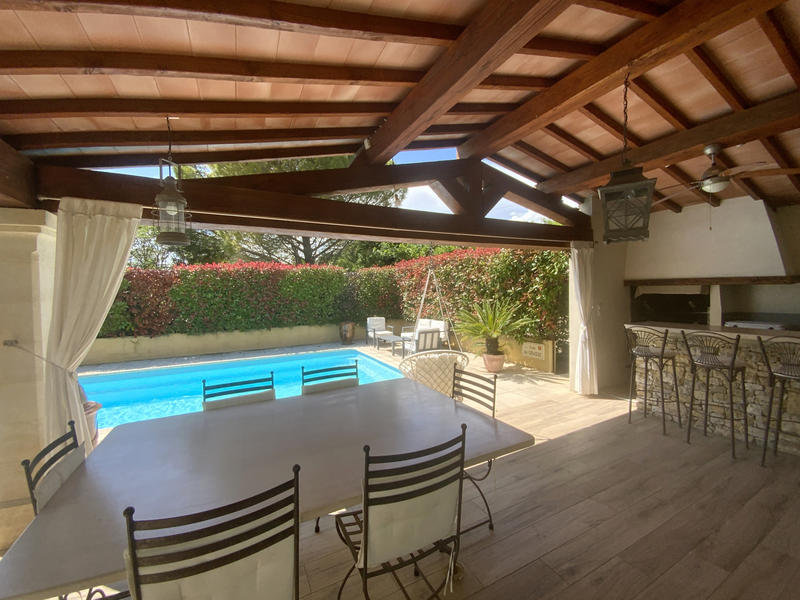 Maison - 210 m² - 6 pièces