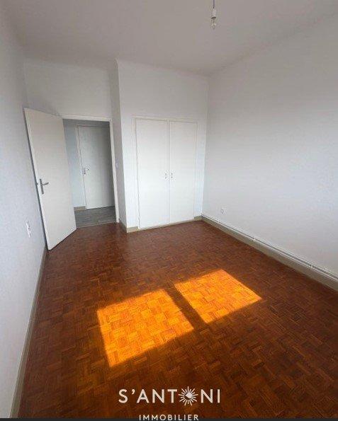 Appartement - 92 m² - 4 pièces