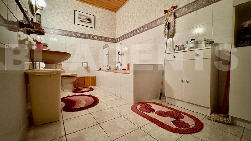 Maison - 231 m² - 7 pièces