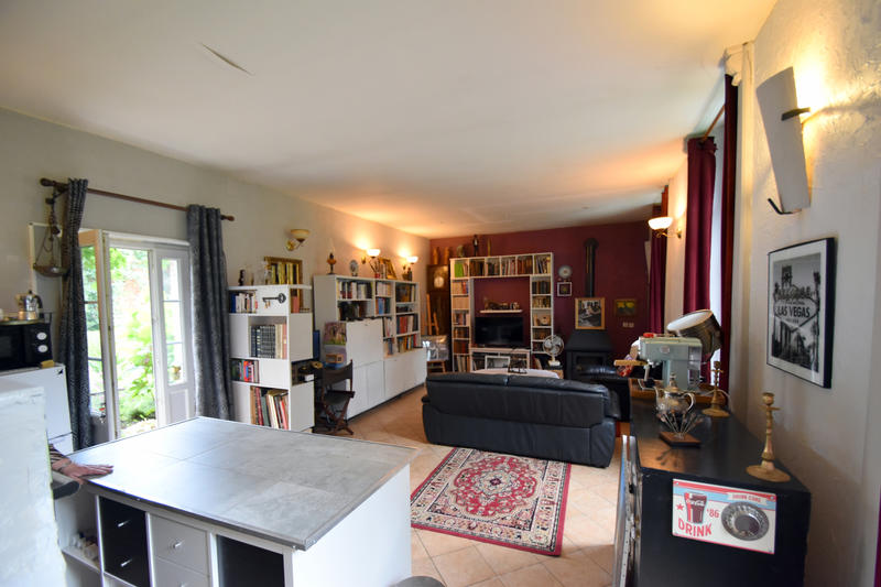 Maison - 300 m² - 8 pièces