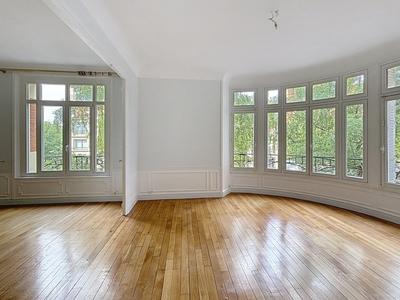 Appartement bourgeois - 134 m² - 5 pièces