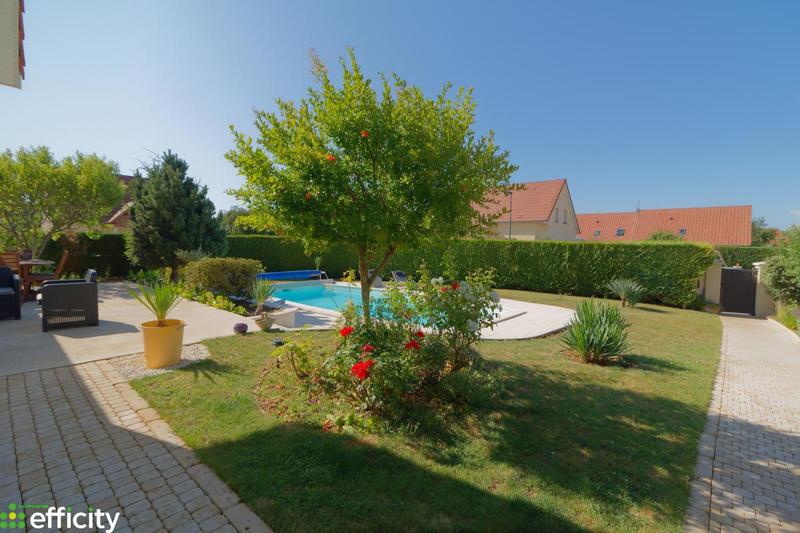 Maison - 215 m² - 7 pièces