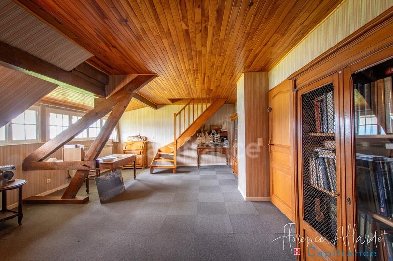 Propriété - 396 m² - 14 pièces