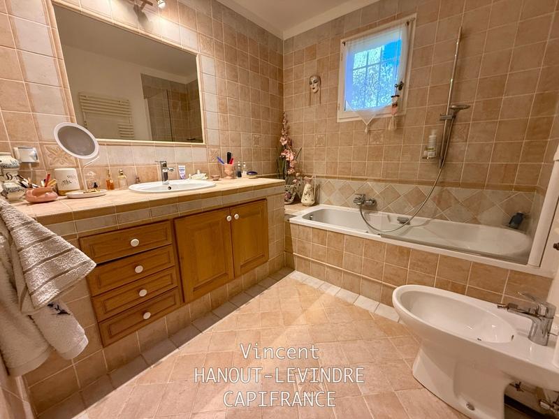 Maison - 314 m² - 11 pièces