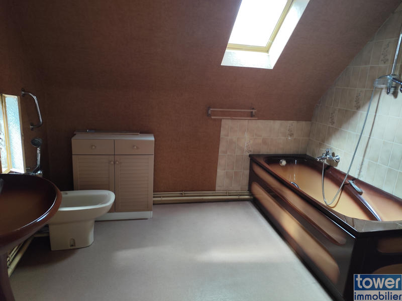 Maison - 224 m² - 8 pièces