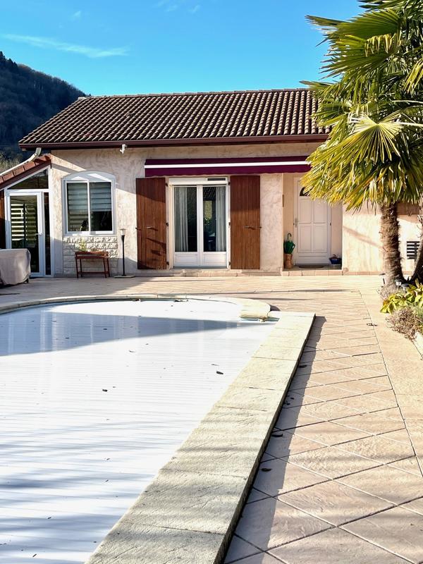 Maison - 141 m² - 7 pièces