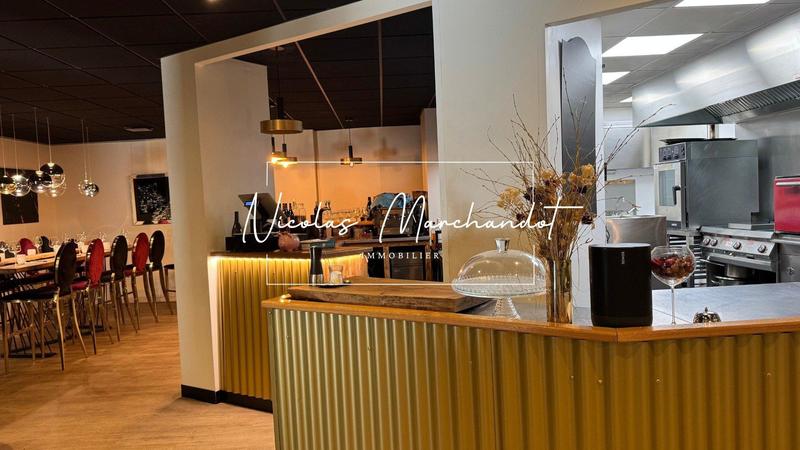 Local commercial - 207 m² - 2 pièces