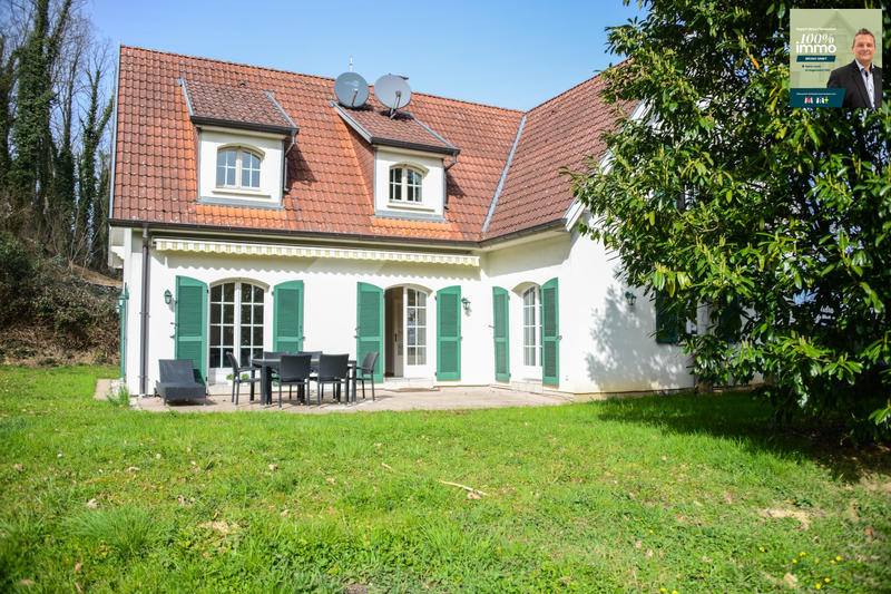 Maison - 211 m² - 8 pièces