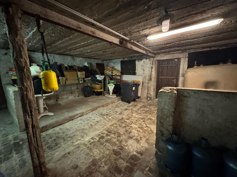 Maison - 220 m² - 8 pièces