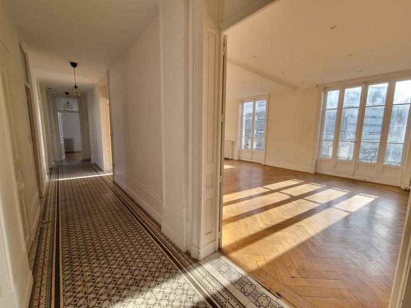 Appartement - 157 m² - 4 pièces