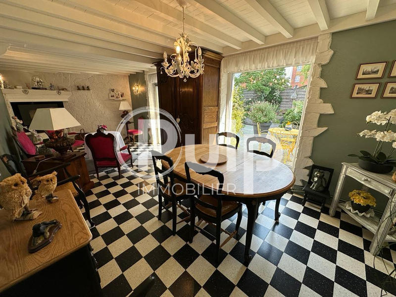 Maison - 178 m² - 8 pièces