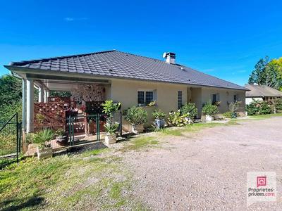 Maison - 202 m² - 7 pièces