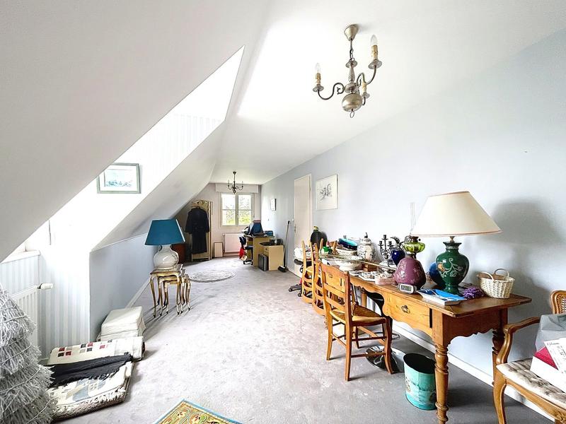 Maison - 205 m² - 8 pièces