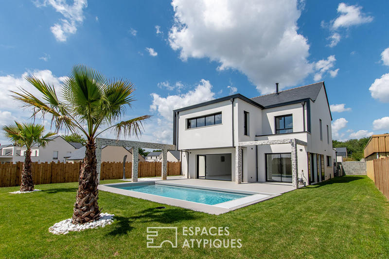 Maison - 285 m² - 8 pièces