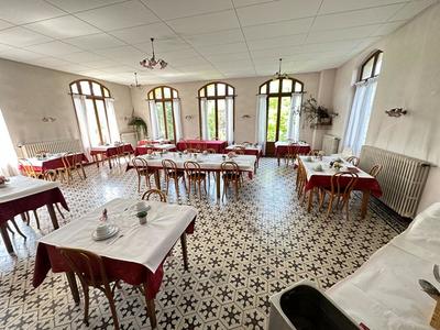 Maison - 776 m² - 30 pièces