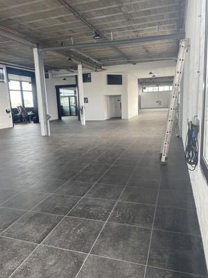 Local d'activités - 1 100 m²
