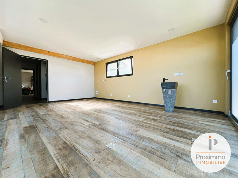 Bureau - 143 m² - 5 pièces