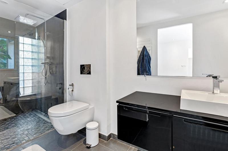 Maison - 230 m² - 5 pièces