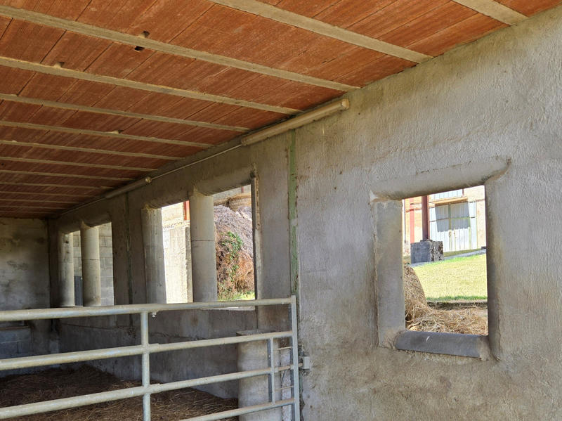 Local d'activités - 126 592 m²