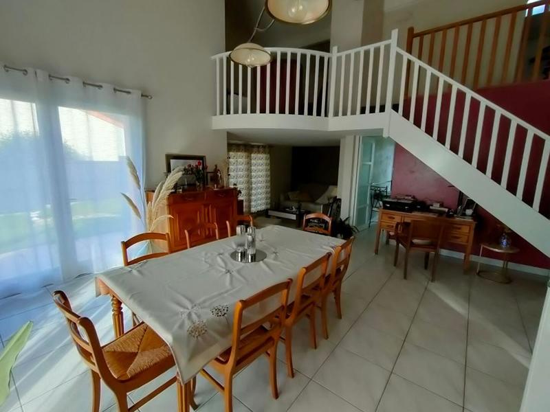 Maison - 167 m² - 5 pièces