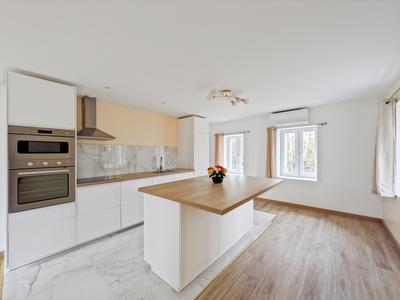 Maison - 208 m² - 8 pièces