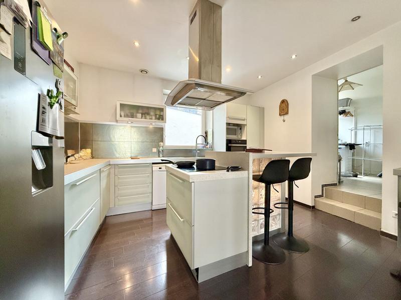 Maison - 195 m² - 10 pièces