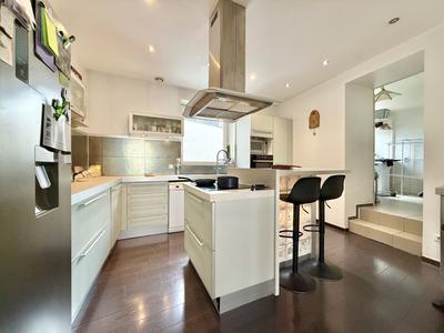 Maison - 195 m² - 10 pièces